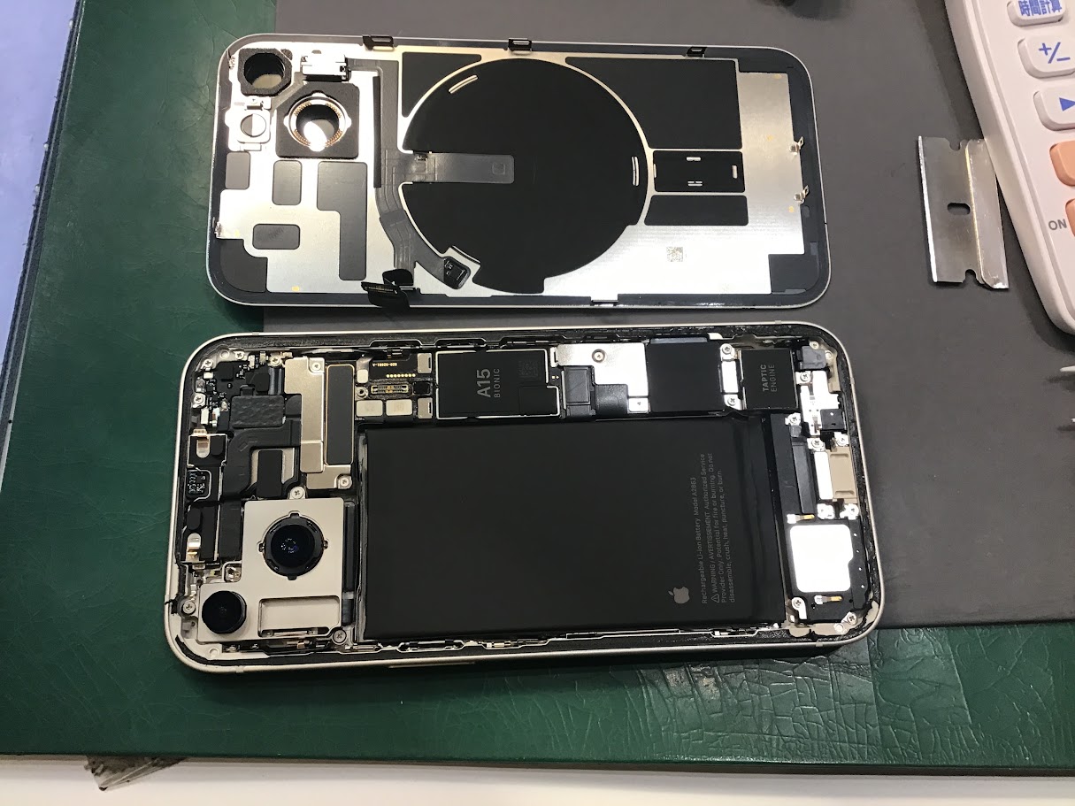 iPhone14のバッテリー交換ならデータそのまま修理可能なスマホ修理工房港北TOKYU S.C.店へ！